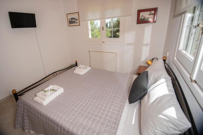 Image No.23-5 Bed Property for sale