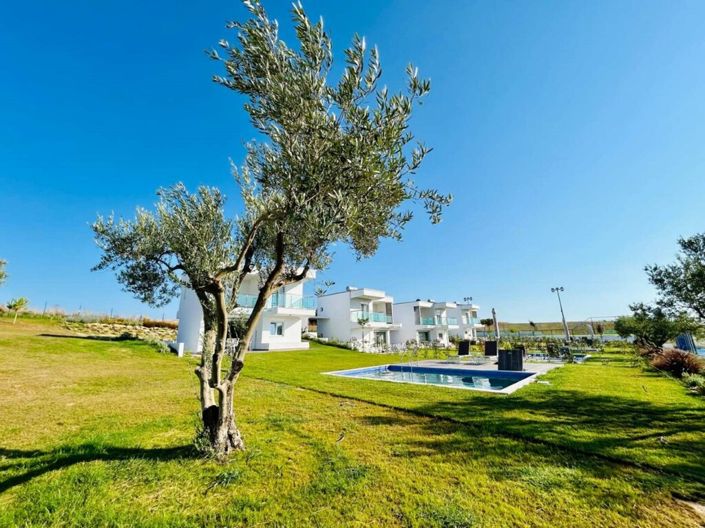 Image No.10-3 Bed Property for sale