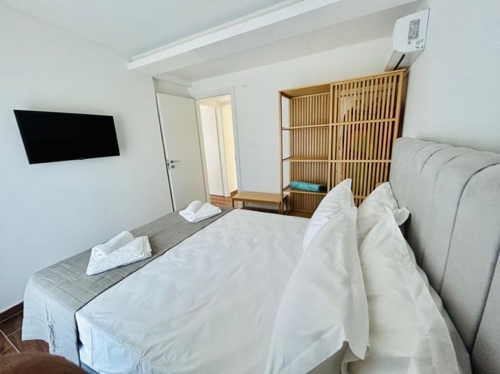 Image No.11-3 Bed Property for sale