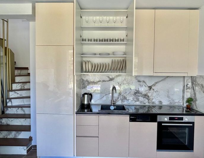 Image No.13-3 Bed Property for sale