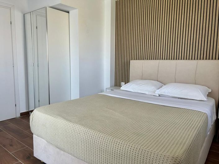 Image No.17-3 Bed Property for sale