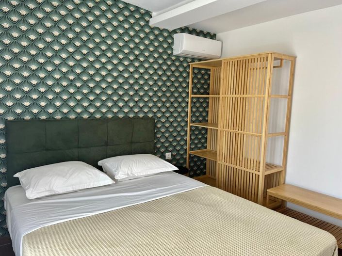 Image No.18-3 Bed Property for sale