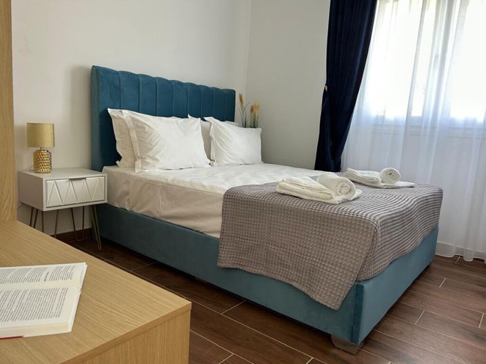 Image No.22-3 Bed Property for sale