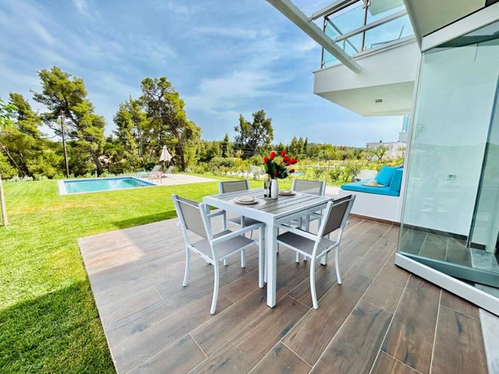 Image No.8-3 Bed Property for sale