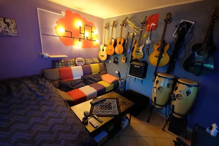 Image No.12-2 Bed Property for sale