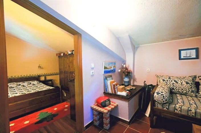 Image No.16-2 Bed Property for sale