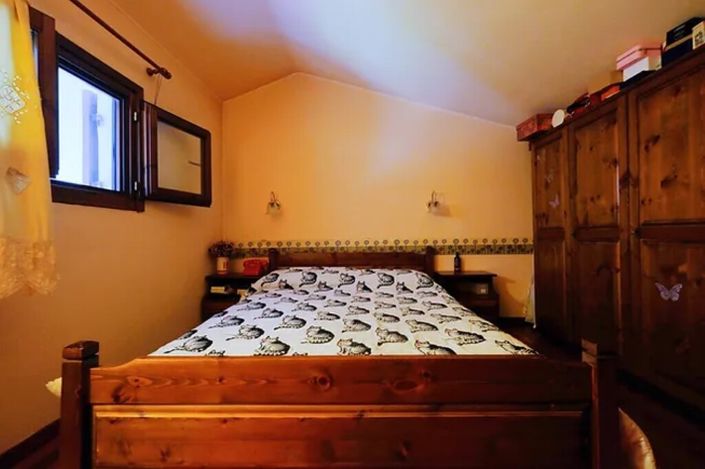 Image No.17-2 Bed Property for sale