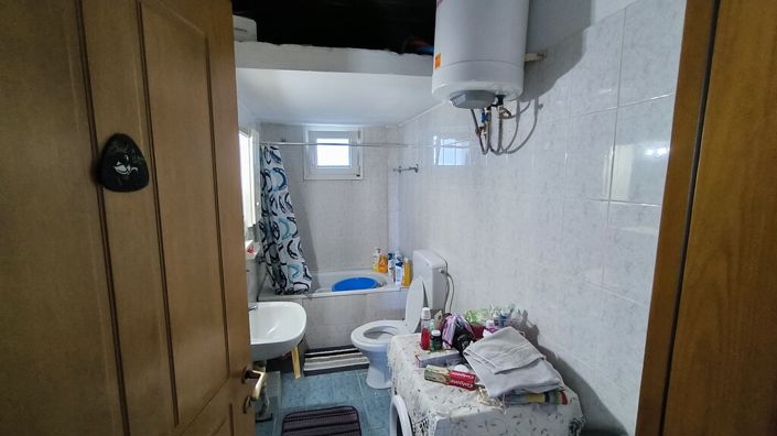 Image No.11-2 Bed Property for sale