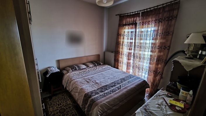 Image No.12-2 Bed Property for sale