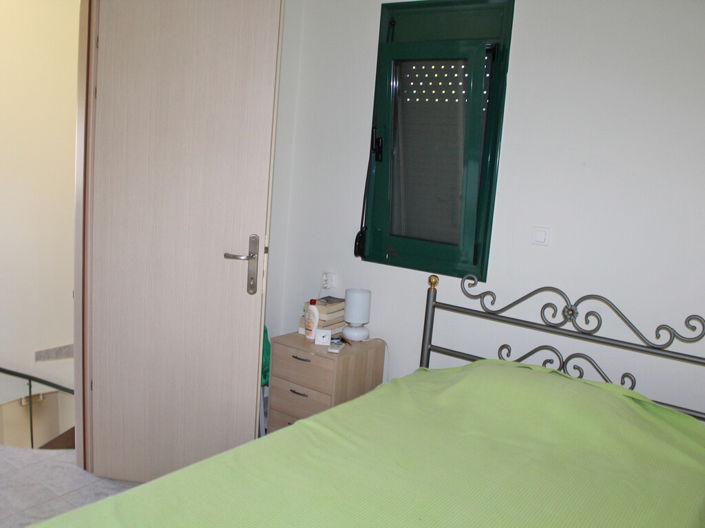 Image No.17-2 Bed Maisonette for sale