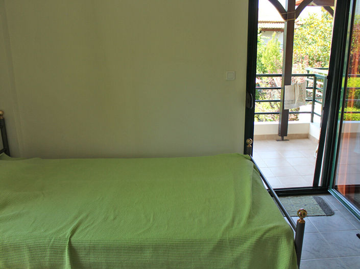 Image No.18-2 Bed Maisonette for sale