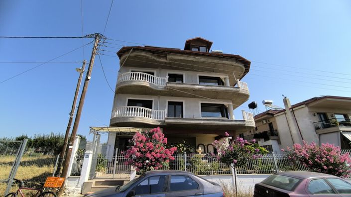 Image No.3-10 Bed Property for sale