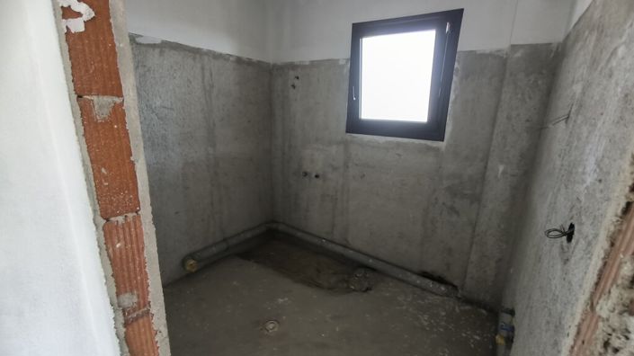 Image No.11-3 Bed Flat for sale