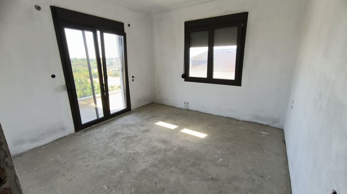 Image No.12-3 Bed Flat for sale