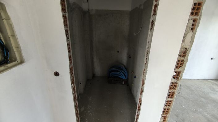 Image No.18-3 Bed Flat for sale