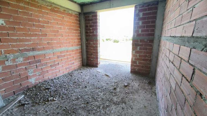 Image No.14-5 Bed Property for sale