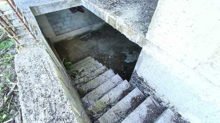 Image No.17-5 Bed Property for sale