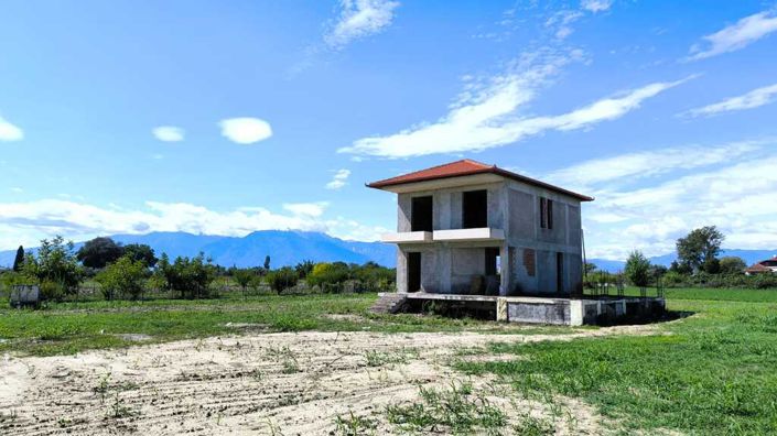 Image No.2-5 Bed Property for sale