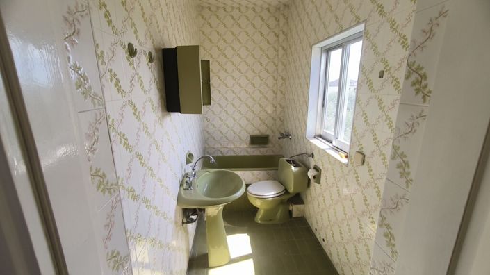 Image No.18-2 Bed Property for sale