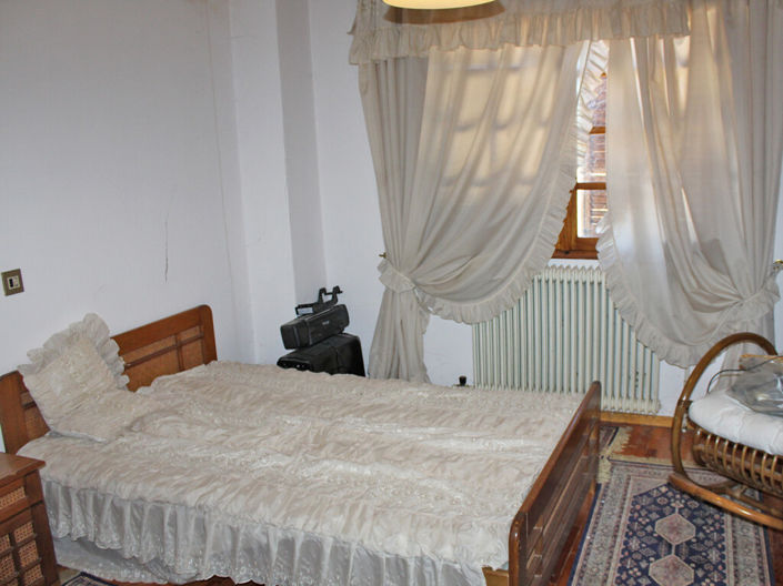 Image No.8-4 Bed Property for sale