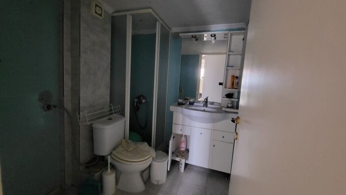 Image No.9-2 Bed Maisonette for sale