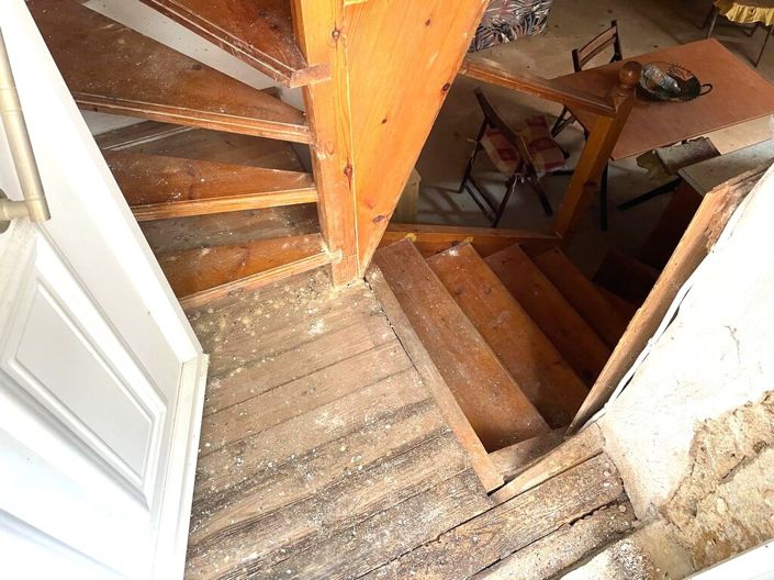 Image No.11-2 Bed Maisonette for sale