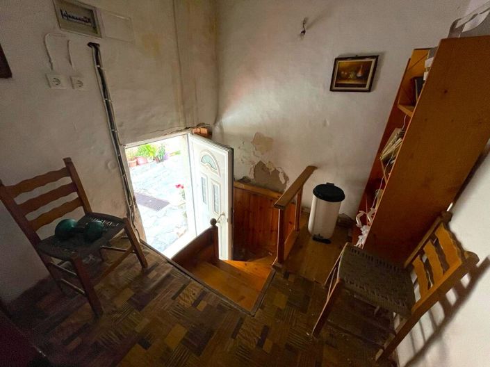 Image No.12-2 Bed Maisonette for sale