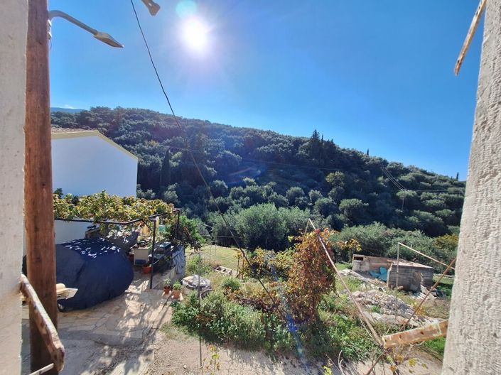 Image No.25-2 Bed Maisonette for sale