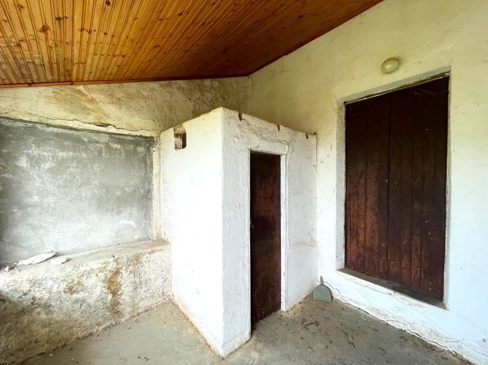 Image No.12-2 Bed Maisonette for sale