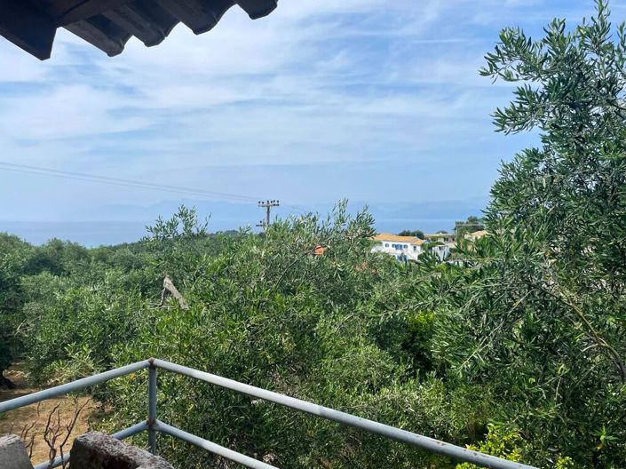 Image No.20-2 Bed Maisonette for sale