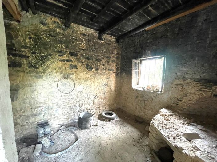 Image No.23-2 Bed Maisonette for sale