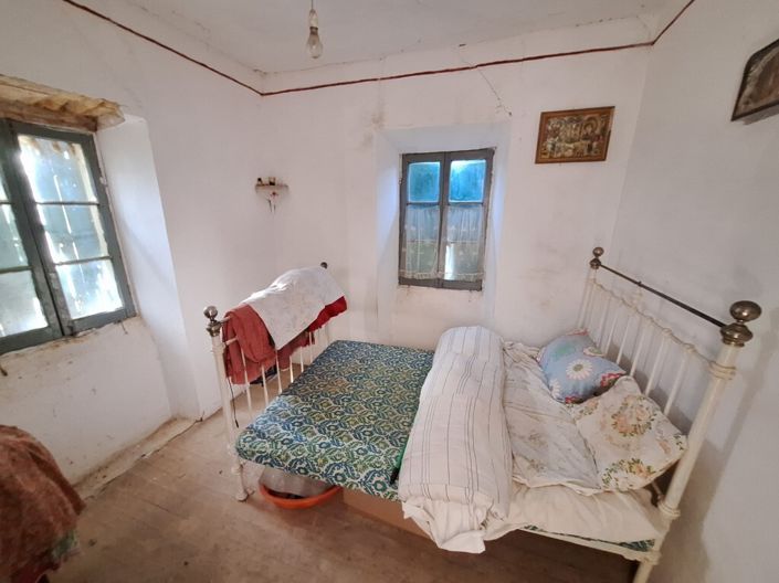 Image No.17-2 Bed Maisonette for sale