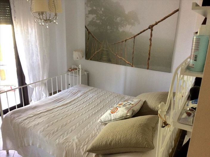 Image No.10-2 Bed Property for sale