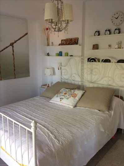 Image No.12-2 Bed Property for sale