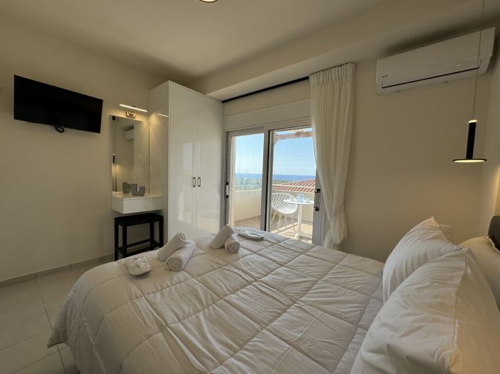 Image No.9-2 Bed Villa for sale