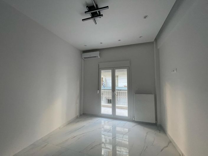 Image No.4-2 Bed Flat for sale