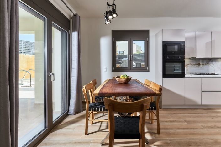 Image No.9-4 Bed Maisonette for sale