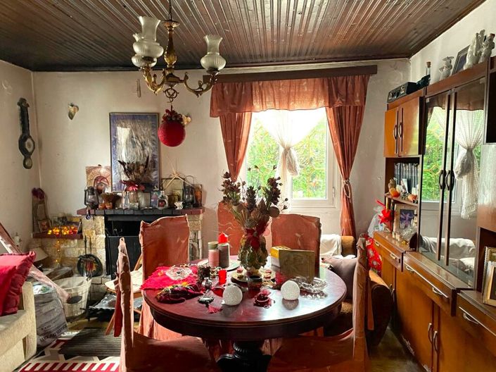 Image No.11-2 Bed Property for sale