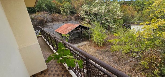 Image No.3-3 Bed Property for sale