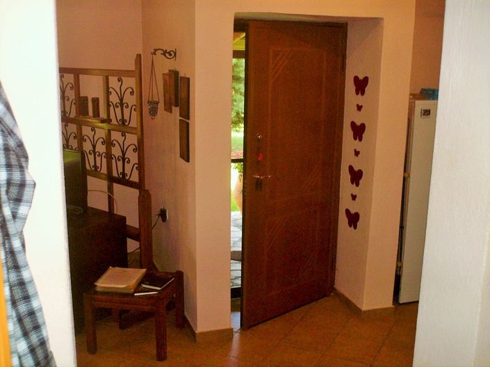 Image No.17-3 Bed Property for sale