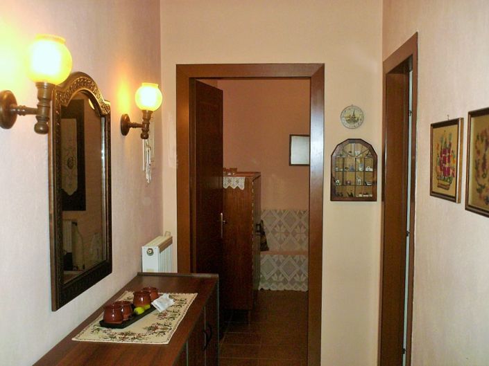 Image No.8-3 Bed Property for sale