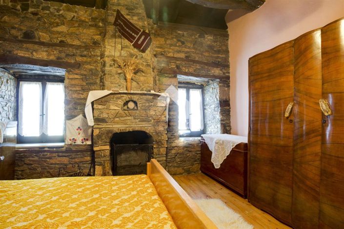 Image No.16-2 Bed Property for sale