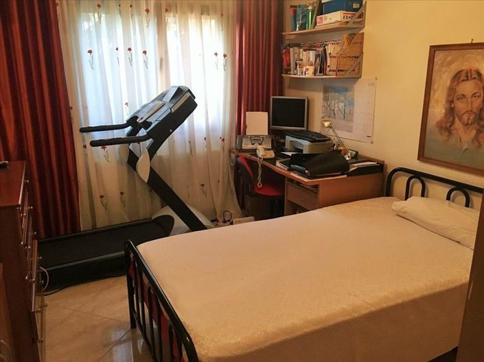 Image No.15-5 Bed Property for sale