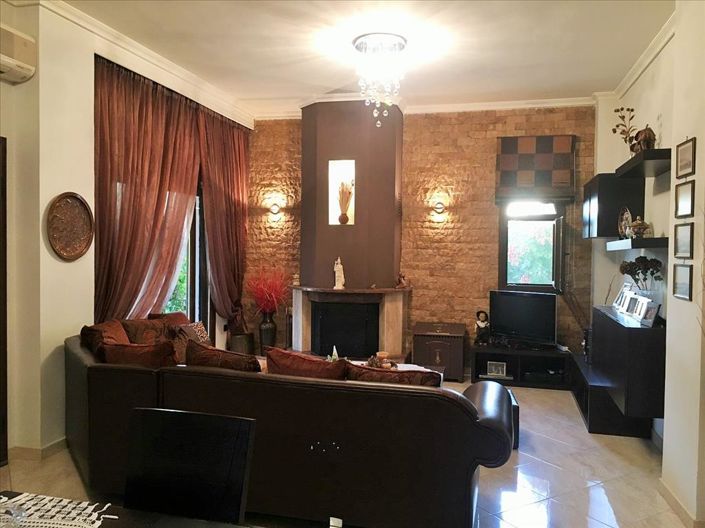 Image No.8-5 Bed Property for sale