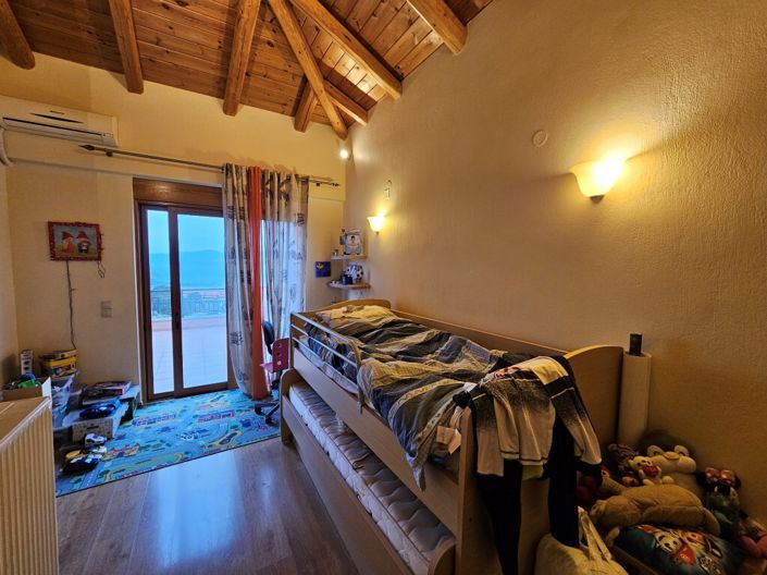 Image No.17-3 Bed Property for sale