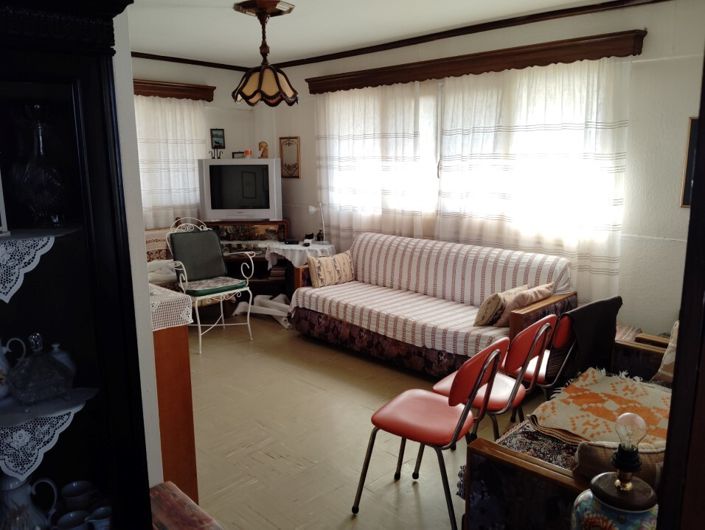 Image No.20-1 Bed Property for sale