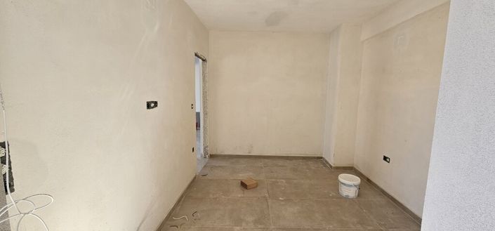 Image No.6-2 Bed Flat for sale