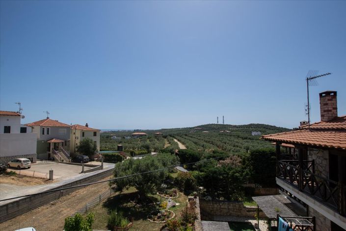 Image No.24-3 Bed Maisonette for sale