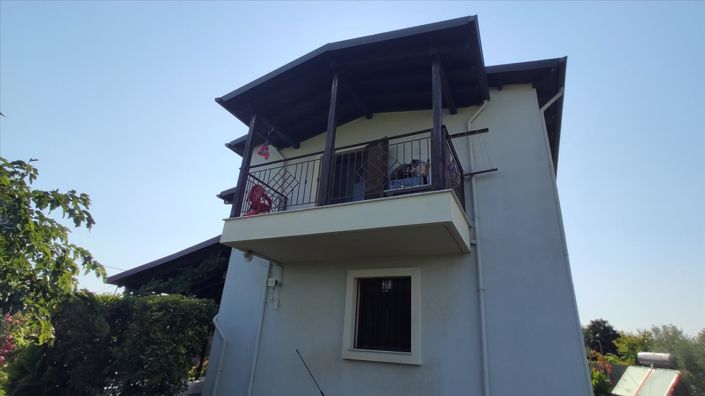 Image No.10-3 Bed Property for sale