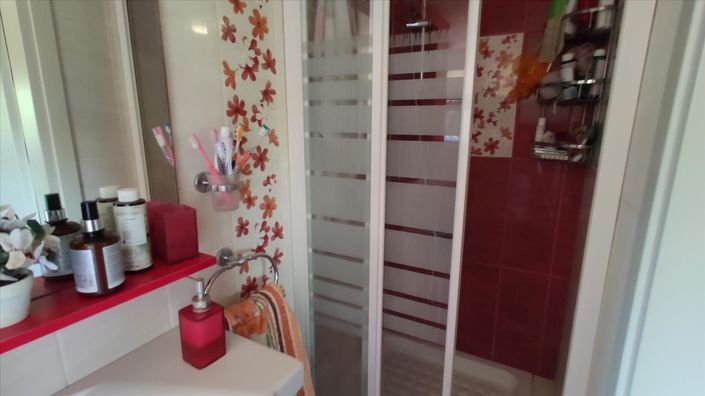 Image No.27-3 Bed Property for sale